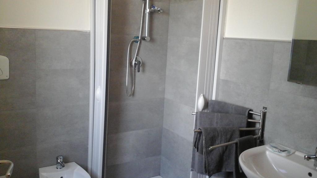 Fgs Service Snc "White Room" Ruoti Luaran gambar