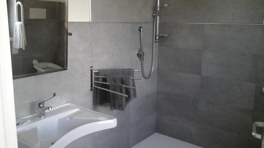 Fgs Service Snc "White Room" Ruoti Luaran gambar